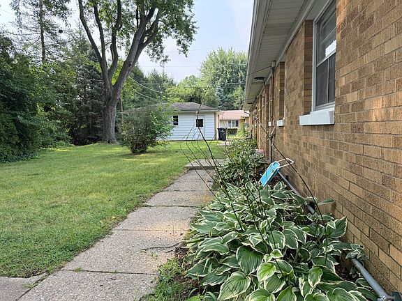 3rd image of 157 Elvern Dr