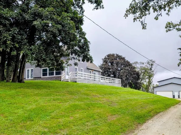 2035 Littlefield Dr, Exira, IA 50076