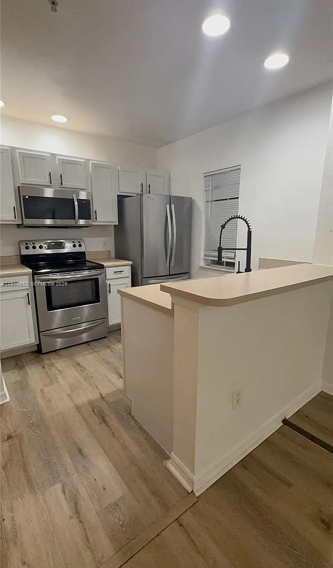 Venetian Bay Vlg Condo Ph — Photo 1