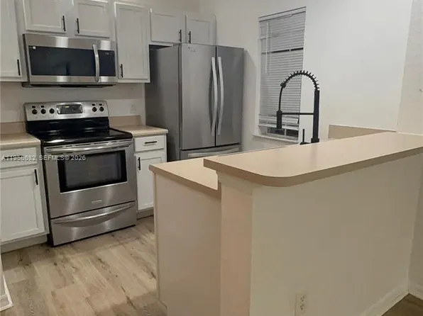 4003 Santa Maria Dr APT 101, Kissimmee, FL 34741