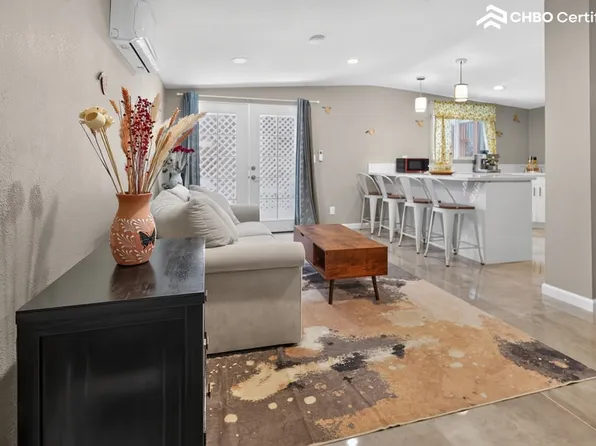 953 S Pepper St, Anaheim, CA 92802