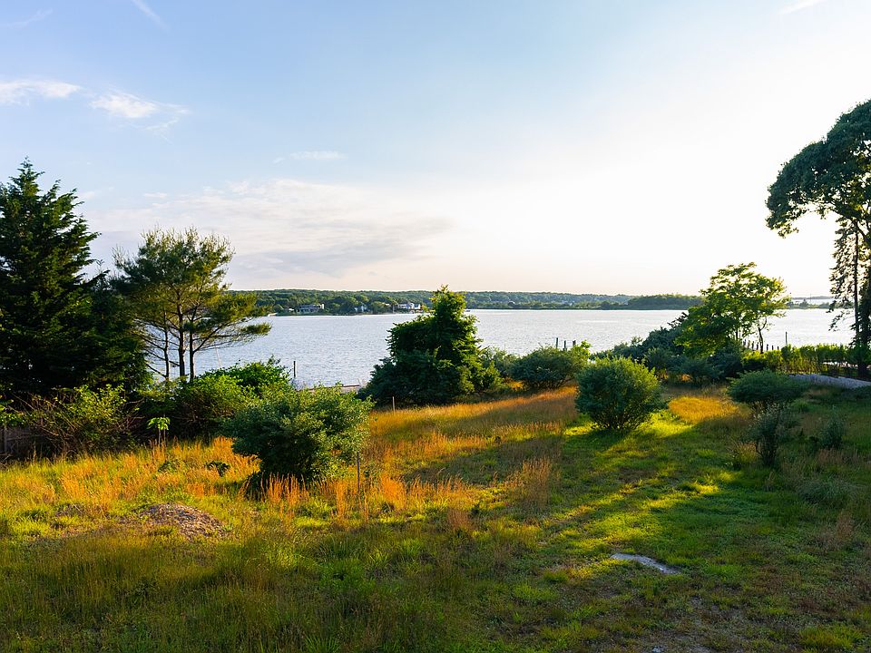 154 Redwood Rd, Sag Harbor, NY 11963 Zillow
