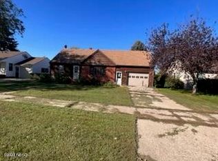 1416 E 1st St, Redfield, SD 57469