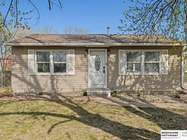 7323 S 42nd St, Bellevue, NE 68147