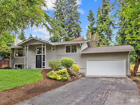 2nd image of 612 153rd Avenue NE