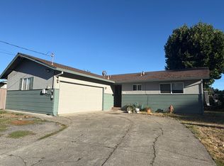 1086 Delport Ave, Santa Rosa, CA 95407