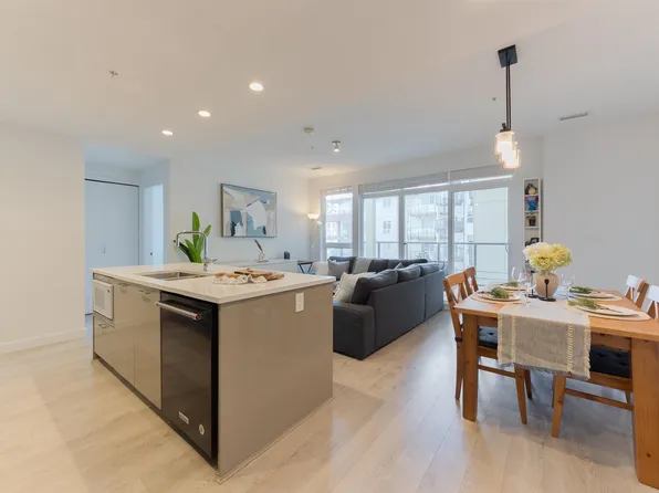3581 Ross Dr #406, Greater Vancouver, BC V6S 0H6