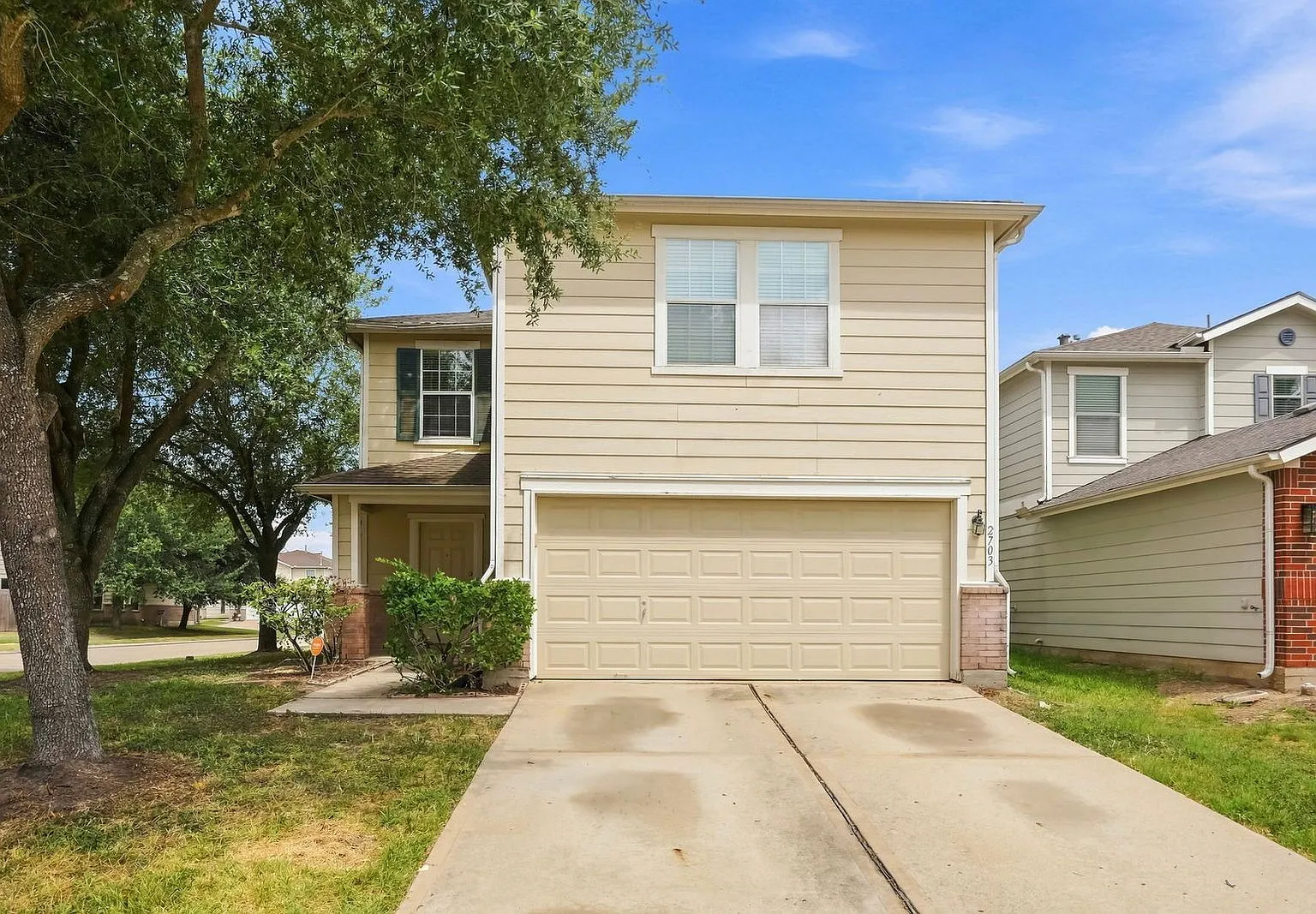 3 bed, 2.5 bath, 2038 sqft, $1,950 — Photo 1