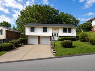 171 Crescent Garden Dr, Pittsburgh, PA 15235