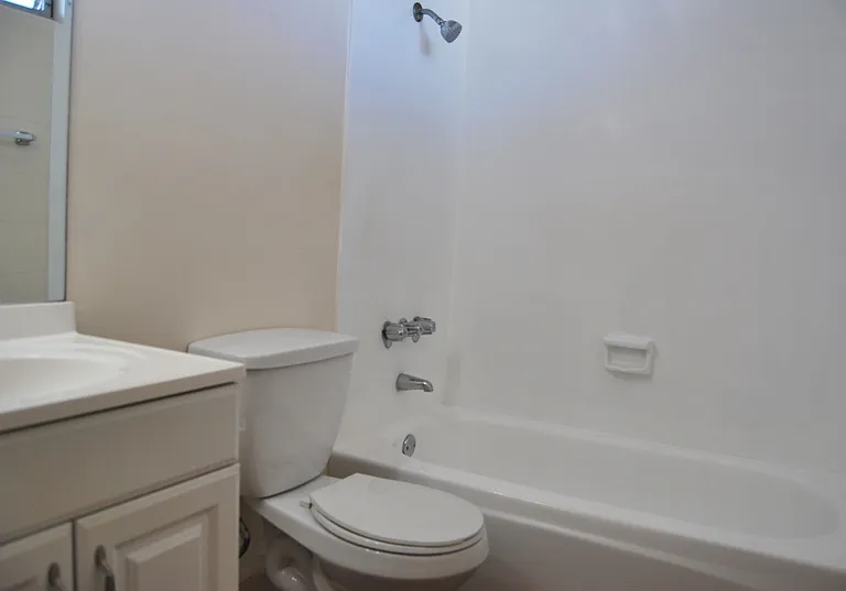 1718 Anapuni St #502 — Photo 9