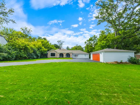 4724 Yackley Ave, Lisle, IL 60532