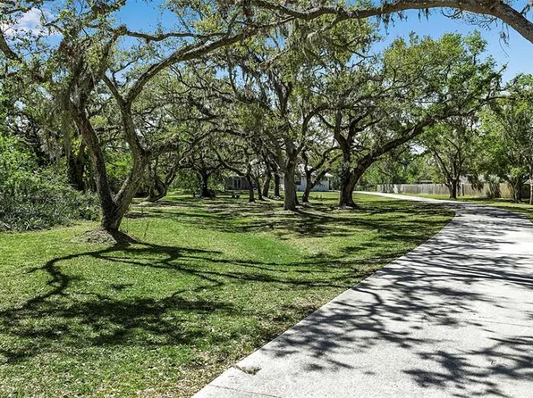 6510 24th Ave E, Bradenton, FL 34208