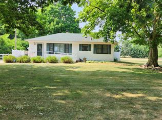 19580 Thompson Ln, Three Rivers, MI 49093