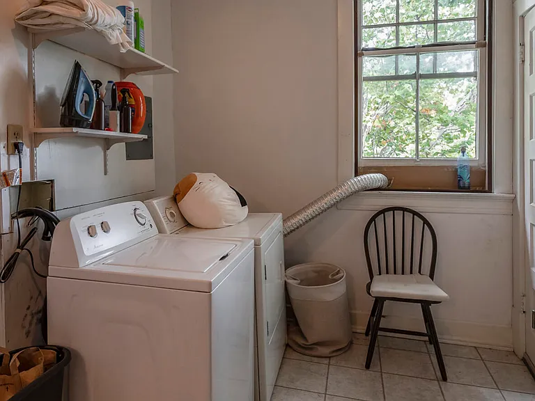 25 Hampton Ct #7 — Photo 52