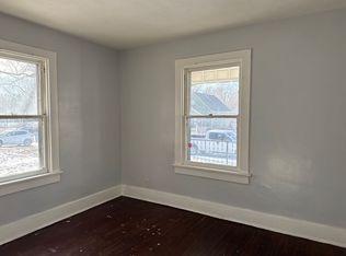 2200 S 13th St, Springfield, IL 62703