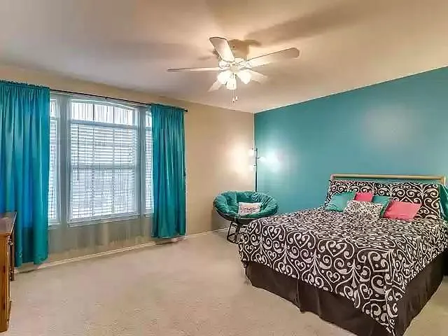 Upstairs bedroom 2