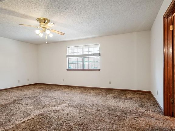 3rd image of 3404 Tolmas Dr