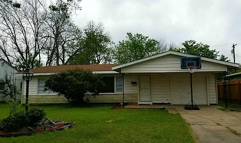 1st image of 1729 3rd Ave N