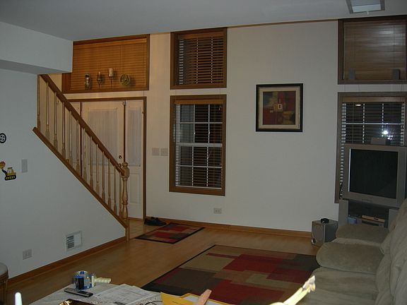 5th image of 135 Sussex Ct