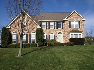 5 Crestmont Ct, Flemington, NJ 08822