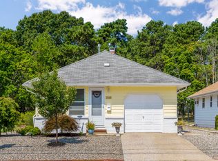 2148 Mount Hood Ln, Toms River, NJ 08753