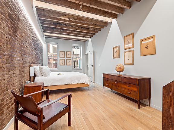 4th image of 18 Harrison St Floor 2