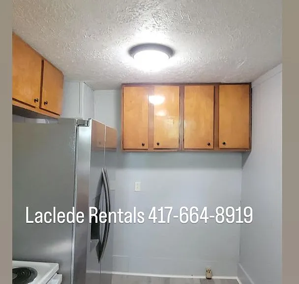 325 W 2nd St — Photo 5