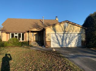 325 Plum Creek Dr, Schererville, IN 46375