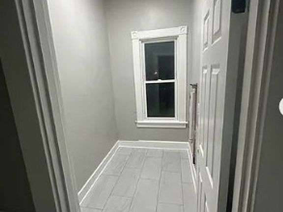 4th image of 1068 Broad St