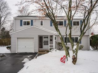 15 Story Dr, West Hartford, CT 06110