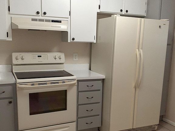 Spacious Kitchen