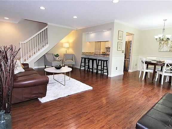 2nd image of 2591 Jefferson Pl Unit C