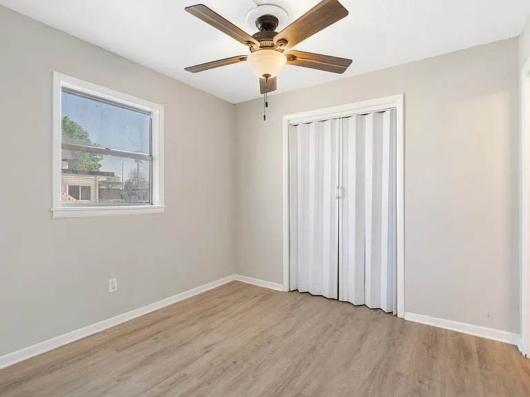 420 W Normal St — Photo 4