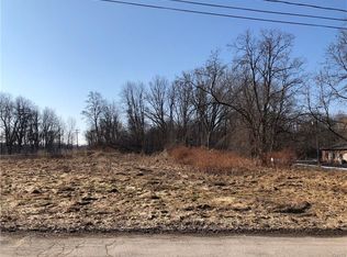 374 Northern Lights Dr, North Syracuse, NY 13212