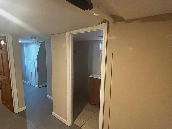 4th image of 14025 158th St #1B
