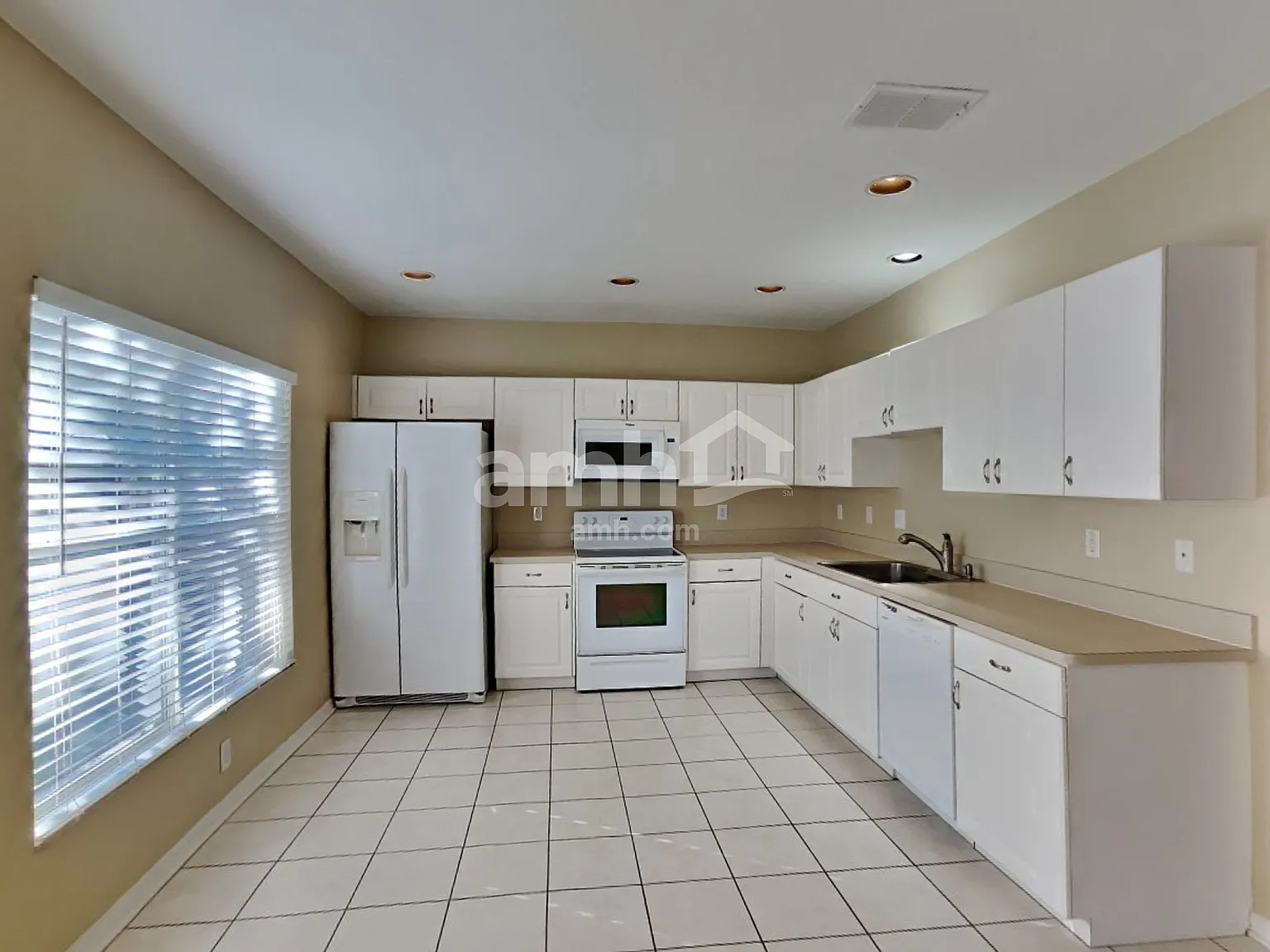 4 bed, 2.5 bath, 2110 sqft, $2,645 — Photo 3