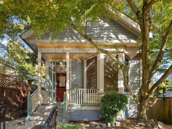 215 S Gaines St, Portland, OR 97239