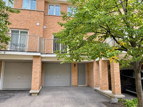 23 Observatory Ln #10, Richmond Hill, ON L4C 0M7
