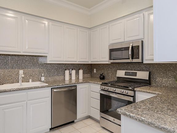 3rd image of 550 El Camino Real APT 102