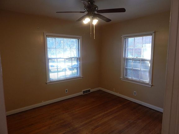 4th image of 604 Ferris St