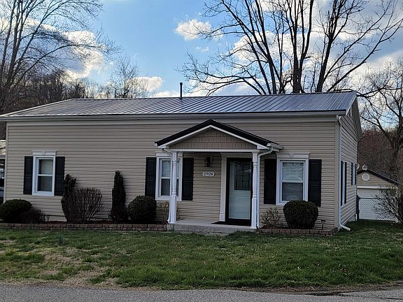 2nd image of 2924 Main St W