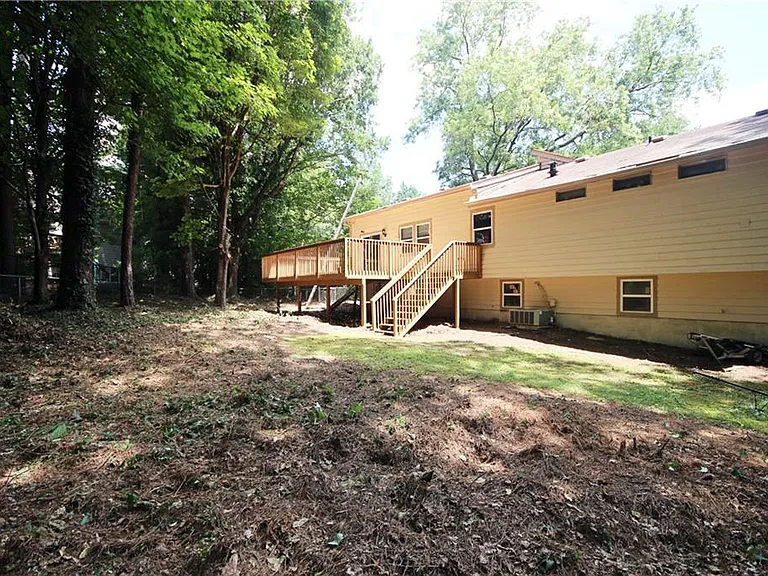 3310 Chastain Xing — Photo 15