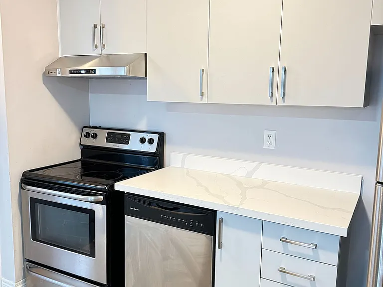 29 Vinod Rd #COACH HOUSE — Photo 4