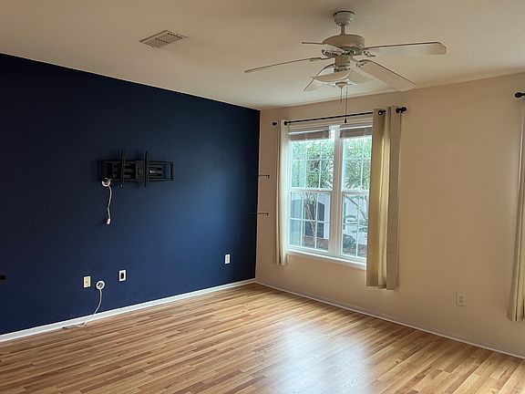 3rd image of 60 Fenwick Hall Aly APT 1213
