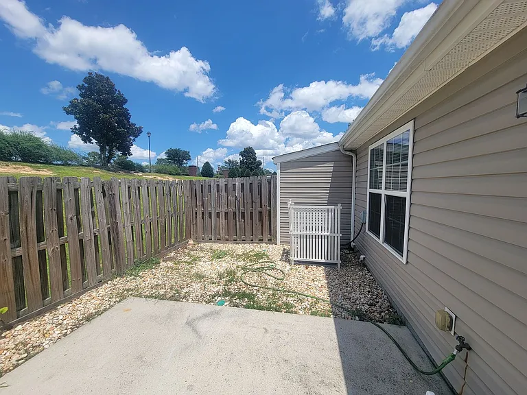 1406 Anna Way — Photo 22