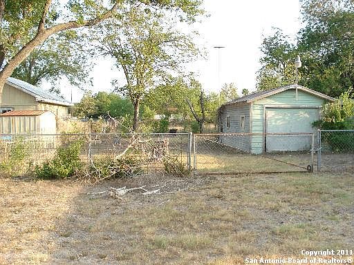 4th image of 170 N LORITA