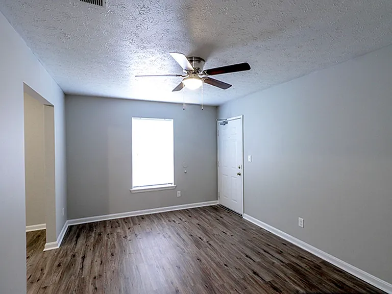 8508 Standing Oak Dr — Photo 2