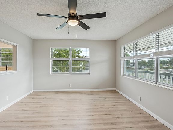 3rd image of 244 Camden J