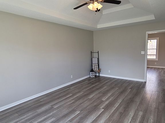 4th image of 713 Anita Ct