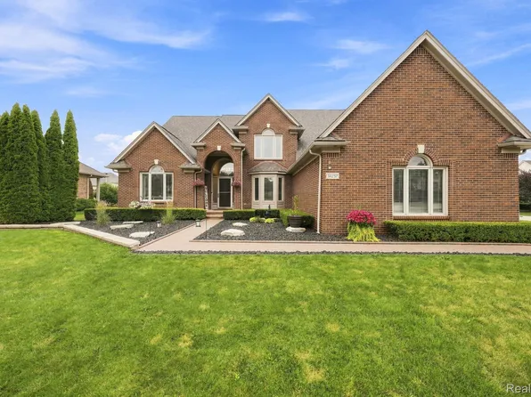 14257 Mandarin Dr, Shelby Township, MI 48315
